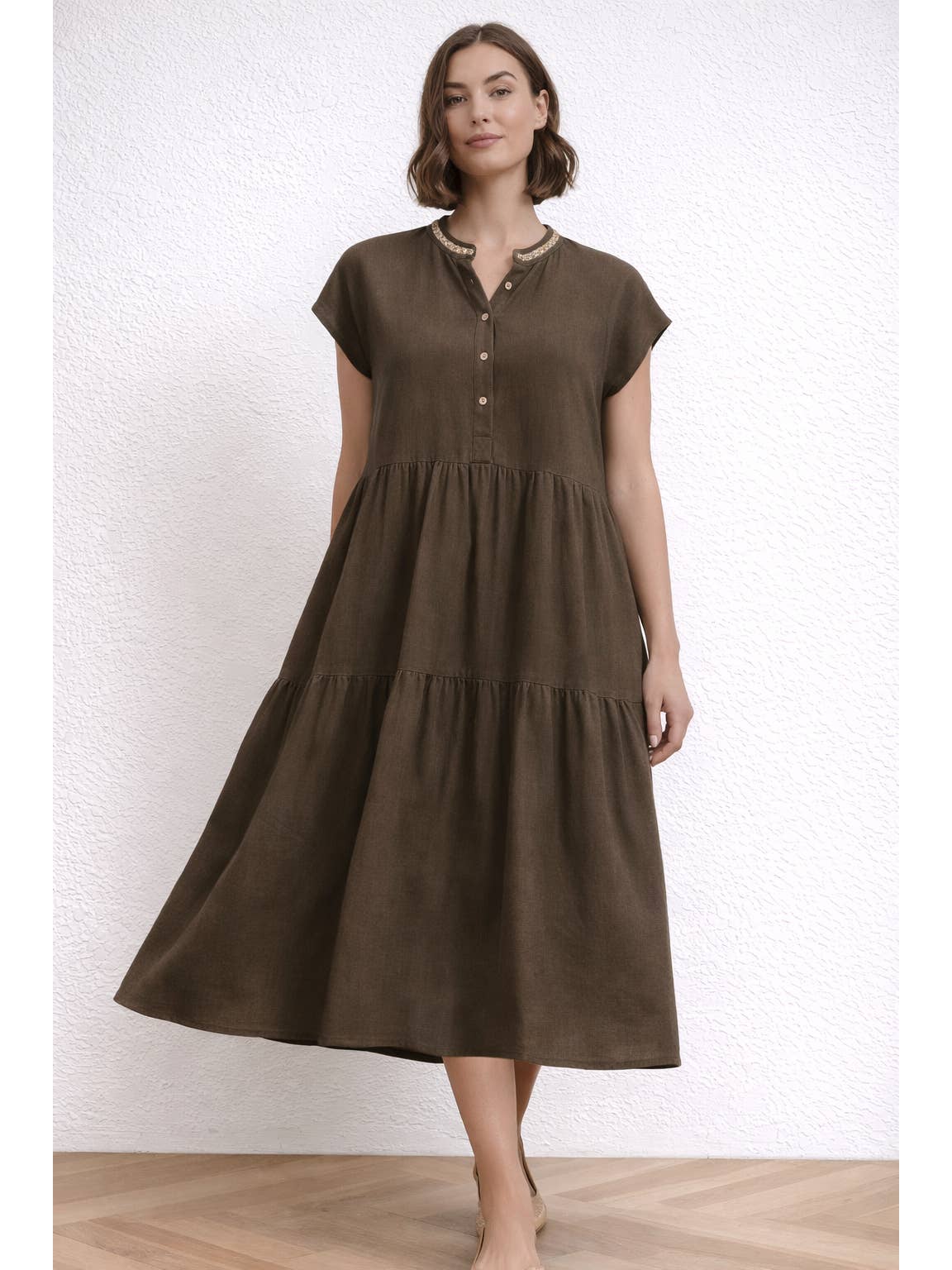 Minimalist Tiered Relaxed Notch Neck Midi Dress