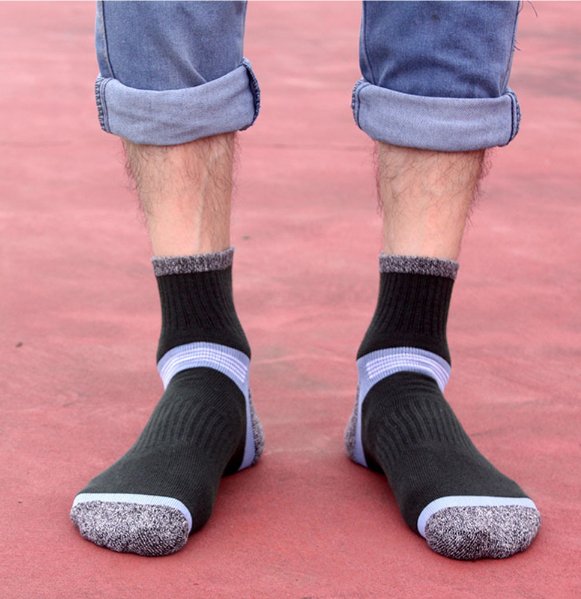 Men Socks Conventional Sports Socks Breathable Sweat Absorbing Deodorant Cotton Outdoor Men Basketball Sports Socks Outdoor - Muhaab